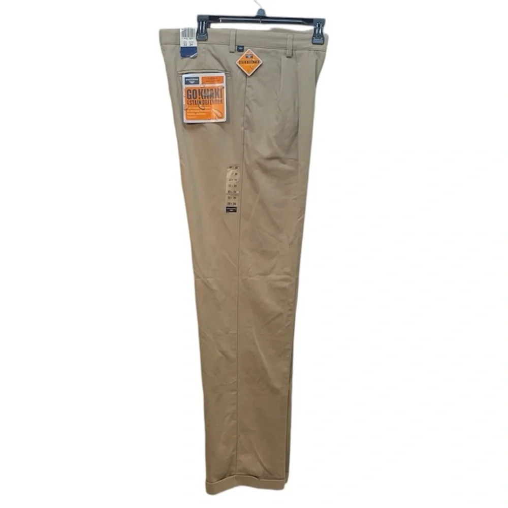 DOCKERS Men’s Khaki with Stain Defender Classic Fit Trousers Size‎ 33” x 34” NWT